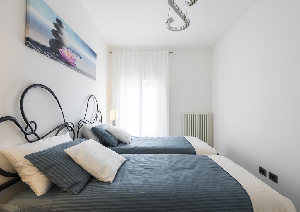 Attico Del Duomo Appartement Modena Buitenkant foto